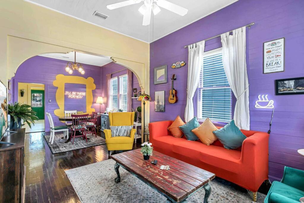 Friends Airbnb Themed 2Bed 2Bath Walkable To All Of Ybor 坦帕 外观 照片